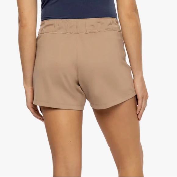 NWT Travis Mathew Under The Sun Womens Shorts Tan Size S - Picture 2 of 8